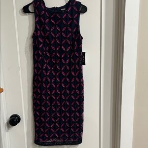 SLNY Women's Navy and Pink Geometric Midi Dress